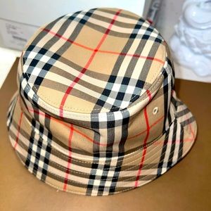 BURBERRY BUCKETHAT